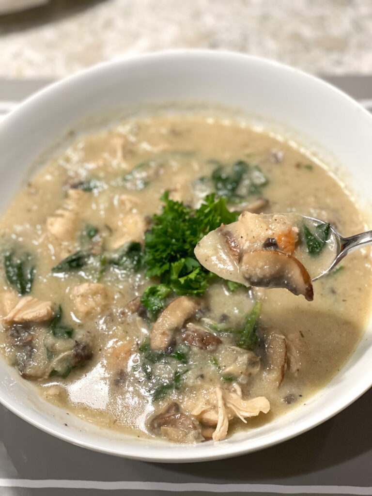 Creamy chicken & spinach soup